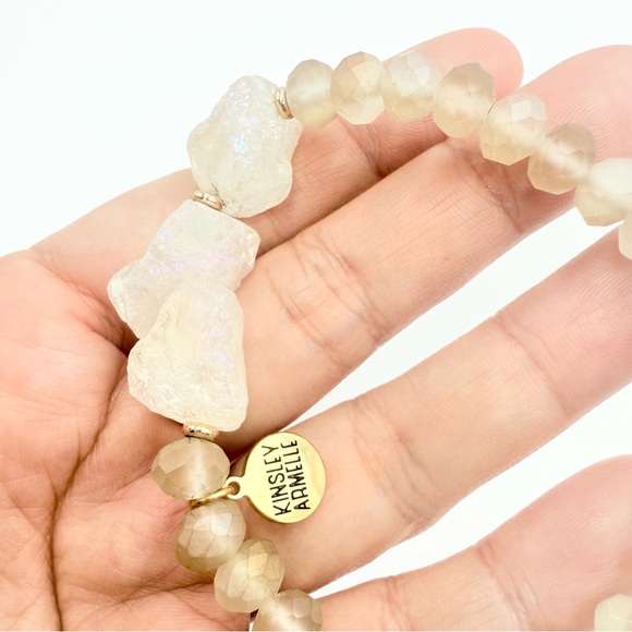 Kinsley Armelle FACETED GREY AGATE BEADS WITH CLEAR QUARTZ STONE BRACELET - Picture 3 of 4